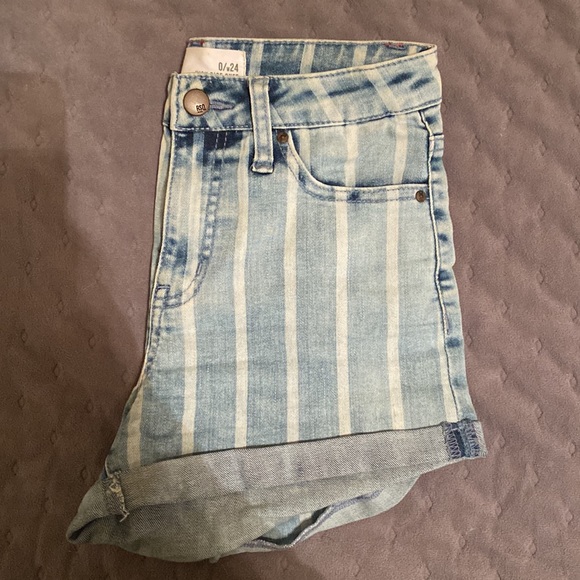 High rise denim shorts - Picture 3 of 5